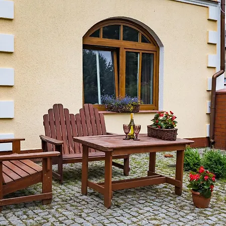 Pokoje Goscinne Przy Rynku Dąbrówno Exterior foto